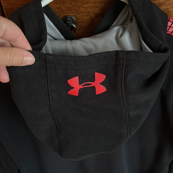 Boys under Armour hoodie - Picture 5 of 7